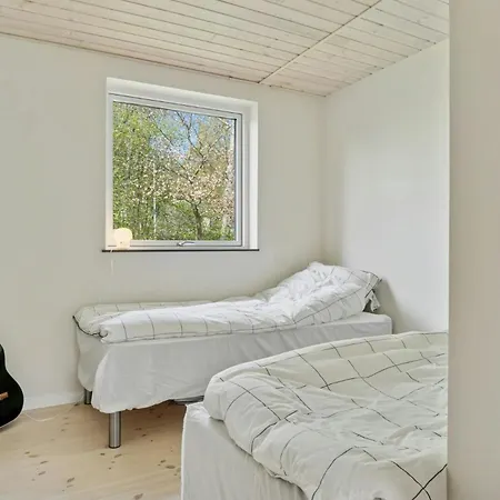 With Views Over Arreso Feriehus