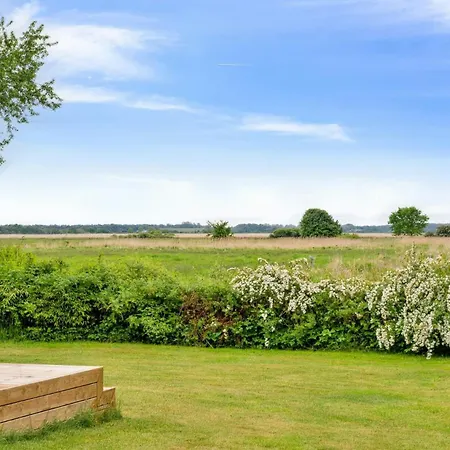 With Views Over Arreso Feriehus *