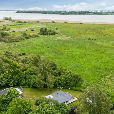 With Views Over Arreso Feriehus